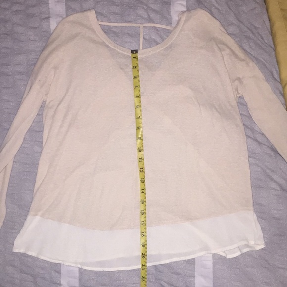 Cute top originally purchased through stitch fix - Picture 4 of 5